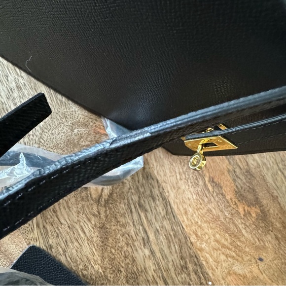 *READ Black Epsom Leather Mini Sport Bag Belted Front Structured Crossbody B8 - Picture 13 of 15